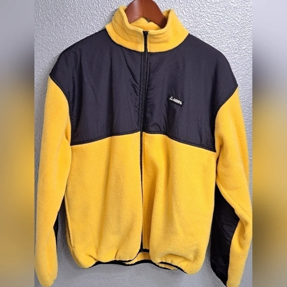 Gerry Vintage Black & Yellow Fleece Jacket    Size M